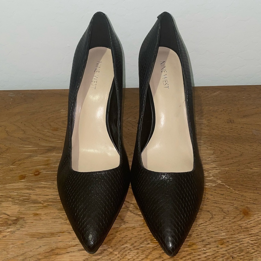 Leather Point Toe Pumps - Picture 3 of 6